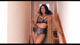 Milf morena peituda se masturba na escada snapshot 4