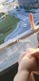 Exhib Filip Lindahl nackt auf seinem Balkon snapshot 10