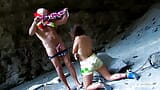 Enchaînée sur le rocher devant la grotte, elle ne pouvait pas éviter la sodomie snapshot 6