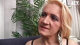 Sexo casero con Anna una puta madura italiana con pelo rubio snapshot 8