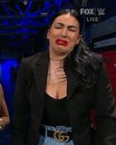 WWE - Billie Kay praat met Ruby Riott backstage bij Smackdow snapshot 8