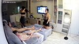 Dos zorras milf hambrientas quieren sexo snapshot 2