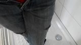 Писсинг в джинсах, часть 1 snapshot 3