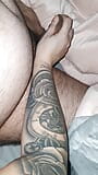 纹身性感的继母在床上撸管继子的鸡巴 snapshot 7