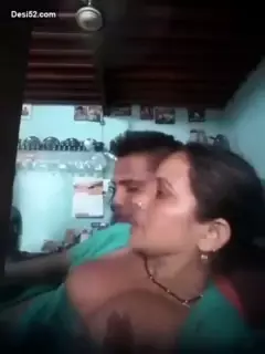 Desi Aunty Having Romance with Young Guy: Asian Porn | xHamster