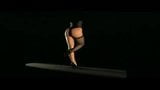 Crazy Horse Paris - danseres met enkele kous snapshot 2