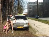 Adolescenta este futută anal de la șoferul de taxi snapshot 3