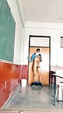 射精したインドのパパとの教室のセックス snapshot 3