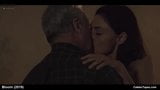 Celebrități Nikki Shiels și Phoebe Tonkin scene goale și tinere bătrâne snapshot 11