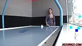 La sexy Chase Evans es tan salvaje como cualquier juego arcade snapshot 4