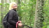 Brutta milf scopata al parco snapshot 2