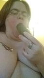 Piggy Cleaning Sucking Cucumber snapshot 2