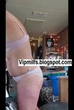 Milf Ehefrau verbringt den Tag gerne fast nackt snapshot 6