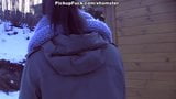 Vero facciale per una scena di ragazza sexy con lo snowboard 3 snapshot 5