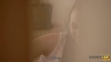 Daddy4k. Padrastro y jovencita sexo caliente en la cama culmina con .. snapshot 3