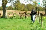 Deux lesbiennes Français incroyables et deux baiseuses déjantés en plein air snapshot 8