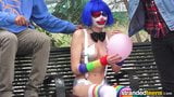 Strandedteens - il clown sporco si mette in qualche affare divertente snapshot 6