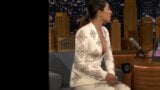 Priyanka Chopra edição quente - entrevista com Jimmy Fallon (com conversa) snapshot 5