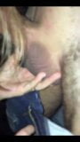 Teenie-Blowjob und Sperma snapshot 2