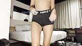 Fitte tiener stript uit Nike pro's (grote kont) snapshot 1