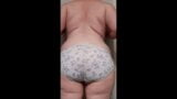 Gorda menina trans balança a bunda gorda snapshot 1