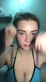 Ragazza sexy che fa selfie con un reggiseno.mp4 snapshot 13