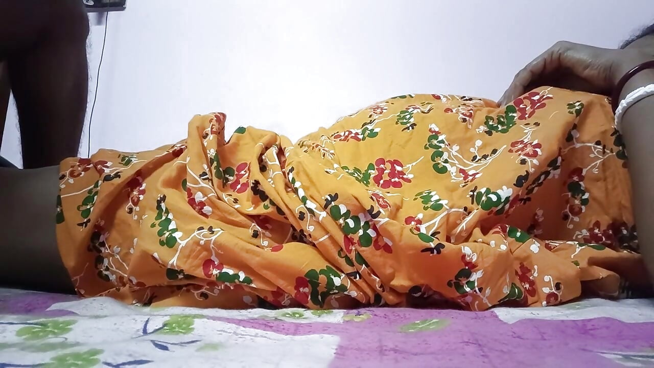 Indisk bengali hemmafru boudi massage knull