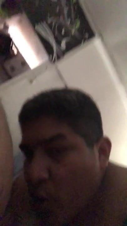 Chupando verga de mi marido