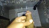 Assian Indische dik sperma op de vloer en plassen snapshot 1