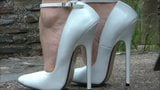 Mega High Heels Outdoor snapshot 4