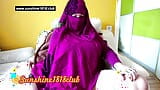 Arabisches muslimisches Mädchen in lila Hijab Cosplay, dicke Titten, Webcam, aufgenommene Show am 20. März snapshot 14