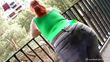 胖美女在酒店的阳台上脱衣服 snapshot 8