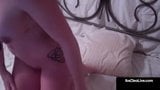 ¡La chica salvaje de la webcam es cleo tose en una polla y toma ese semen! snapshot 3