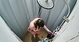 Brytyjska macocha tańczy nago pod prysznicem snapshot 10