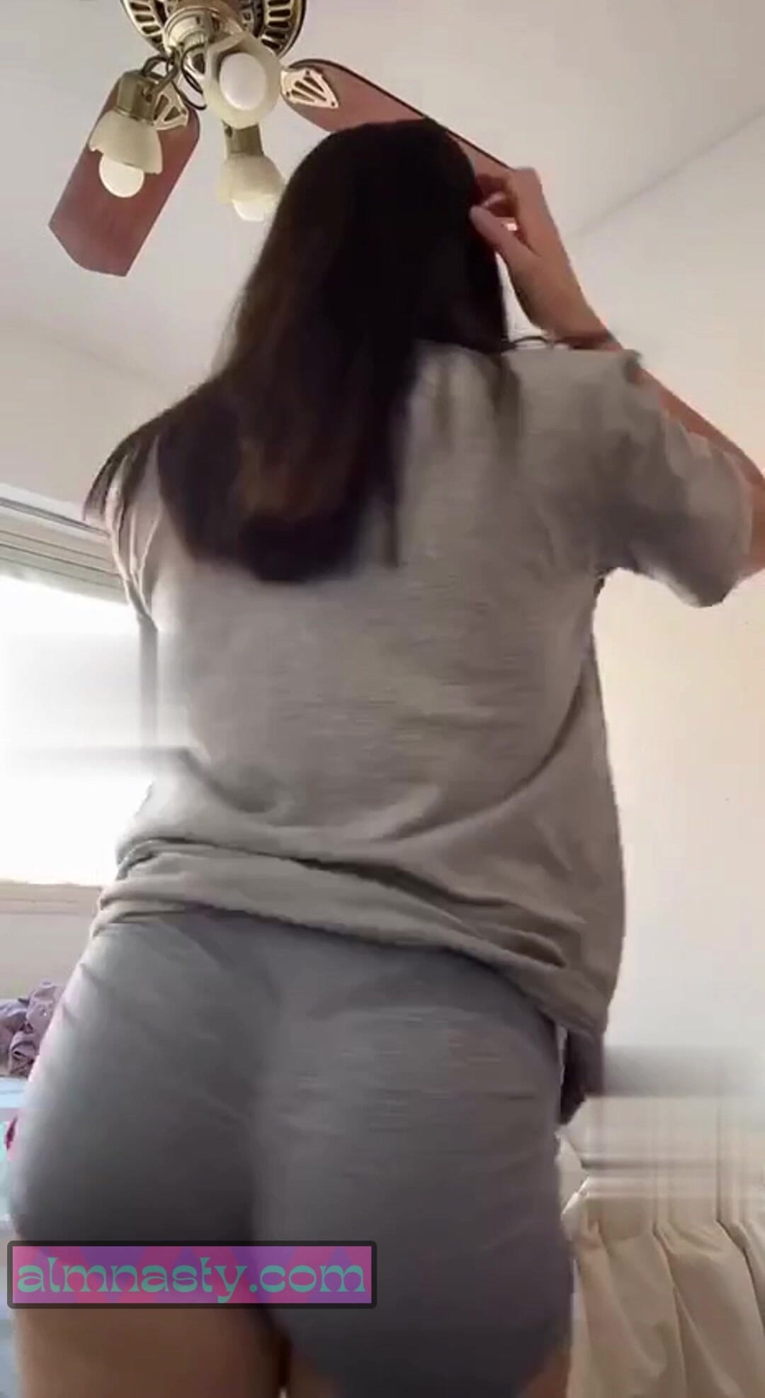 LATINA TEASE! Thick Latina shows twerking skills 