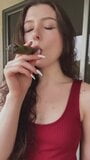 Cigarro de mujer snapshot 4