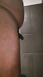 Bañandome en la ducha del gym y acabando rico snapshot 1