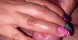 Branlette avec un ongles scintillant snapshot 7