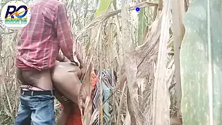 Makki Ke Khet Me Prosi Bhabhi Ki Chudai Doggy Style Me Mokka Pakar ...
