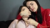 2 chicas se divierten en catsuits snapshot 10