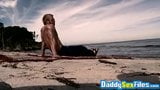 Christopher daniels e dirk caber perfuram profundo na praia snapshot 4