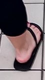 Milf pale feet in ff snapshot 3