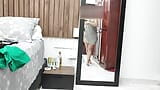 WOMAN IS RECORDED IN A NAKED HOTEL ROOM BY A SERVICE EMPLOYEE snapshot 1