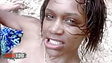 和一个可爱的黑人女郎shania在海滩上玩跨人种性爱 snapshot 17