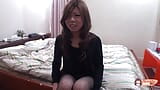 Грудастая японская красотка Kyoko Suzuki скольжения со своих чулок перед тем, как ее имеют и наполняют сливками snapshot 3
