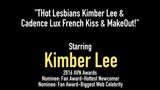 Lésbicas gostosas Kimber Lee e cadência lux beijo francês e pegação! snapshot 1