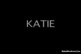 Katie spielt mit ihrer Muschi und lutscht Schwanz snapshot 1