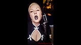 Smoker Queen Joan's  Dunhill Black Kettenrauch in langen Vinyl Handschuhen  - Human Ashtray Fantasy snapshot 2