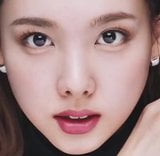 Nayeons sperma-bereites Gesicht snapshot 1