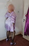 Sexy britisches Transvestiten-Rosa-Sissy-Kleid, harte Strümpfe, Strümpfe snapshot 1